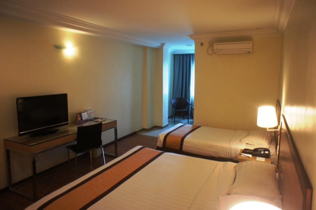 Tyng Garden Hotel Sandakan Quarto foto