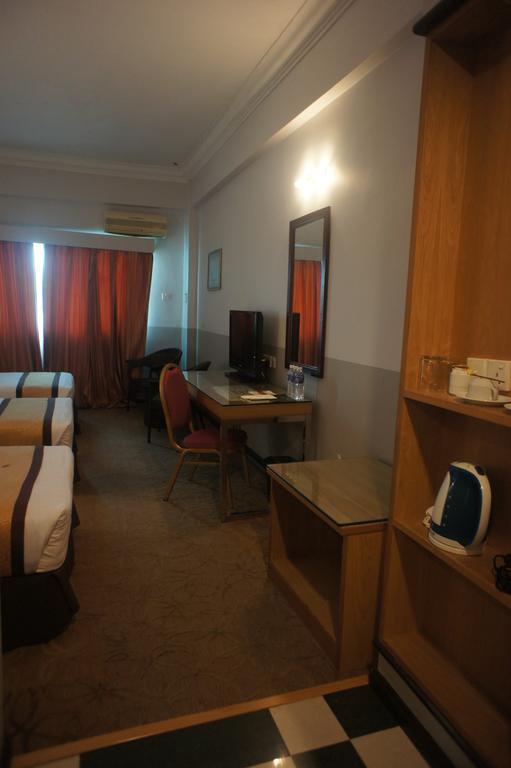 Tyng Garden Hotel Sandakan Exterior foto