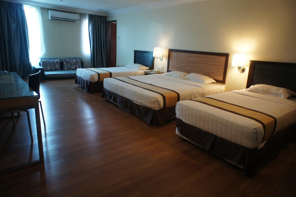 Tyng Garden Hotel Sandakan Exterior foto