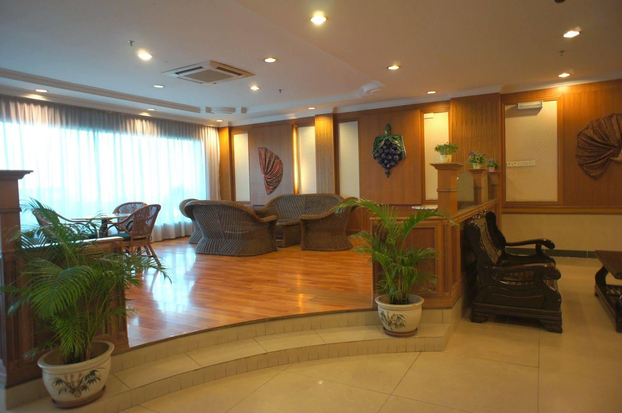 Tyng Garden Hotel Sandakan Exterior foto