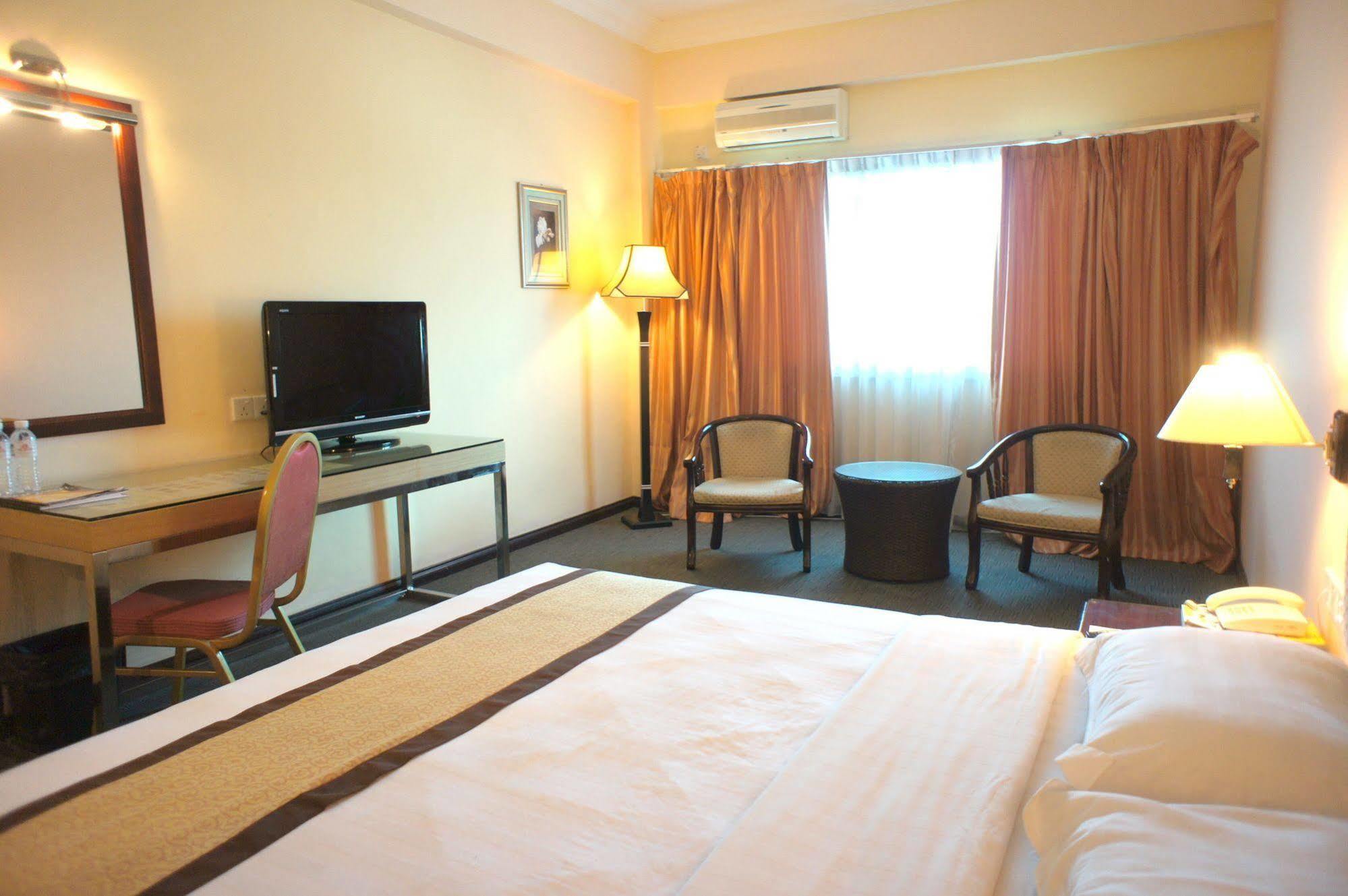 Tyng Garden Hotel Sandakan Exterior foto