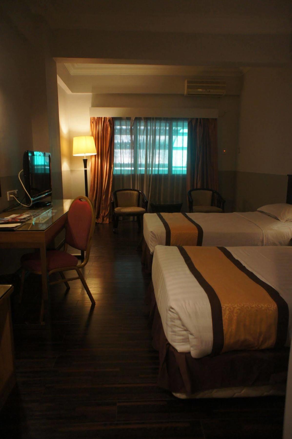 Tyng Garden Hotel Sandakan Exterior foto