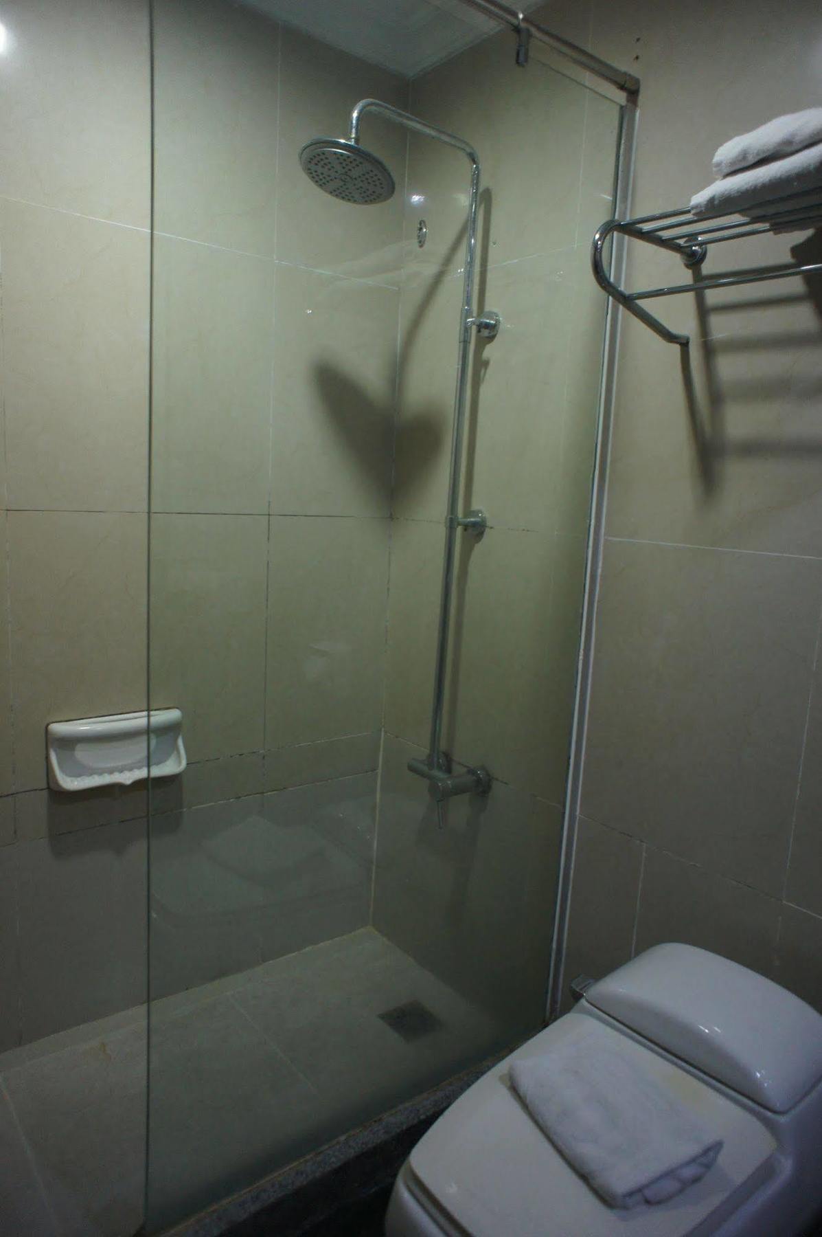 Tyng Garden Hotel Sandakan Exterior foto