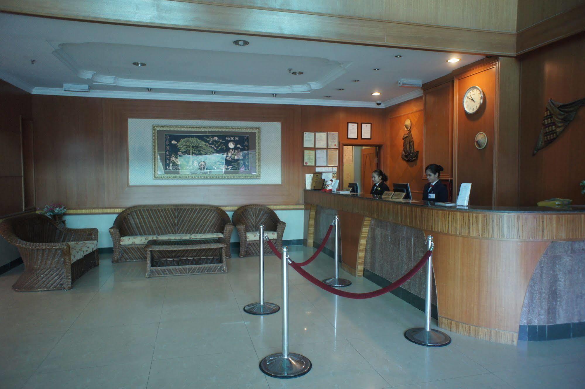 Tyng Garden Hotel Sandakan Exterior foto