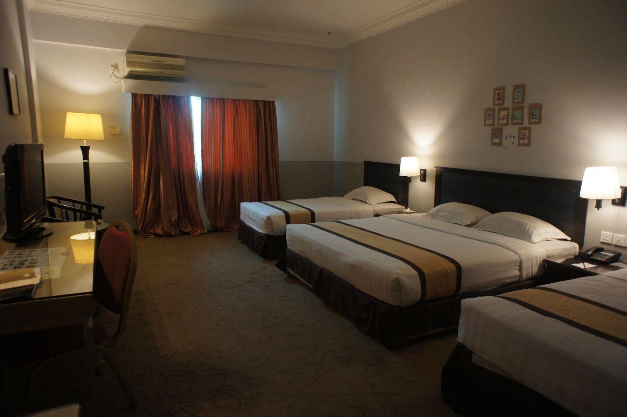 Tyng Garden Hotel Sandakan Exterior foto