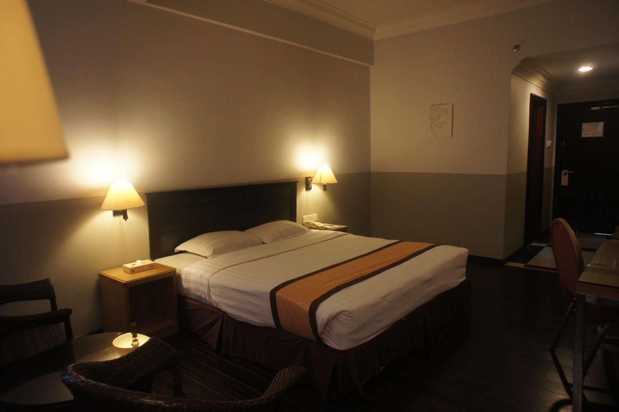 Tyng Garden Hotel Sandakan Exterior foto