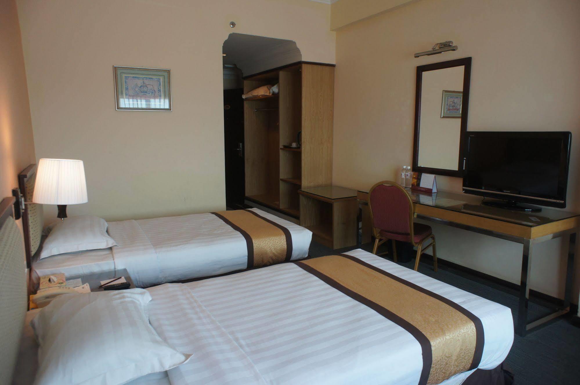 Tyng Garden Hotel Sandakan Exterior foto